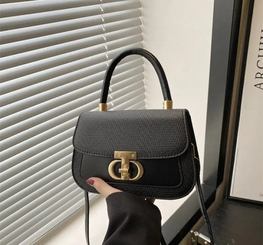 Luxury Woven Straw Satchel Handbag – Designer - Style Top Handle Crossbody Bag for Women - CASSxClassHandbagsLuxury Woven Straw Satchel Handbag – Designer - Style Top Handle Crossbody Bag for WomenBlackLuxury Woven Straw Satchel Handbag – Designer - Style Top Handle Crossbody Bag for Women
